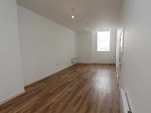 Apartment for rent in Leylands, West Yorkshire
