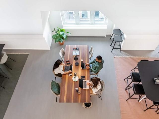 Büro mieten in Einigen, Zürich