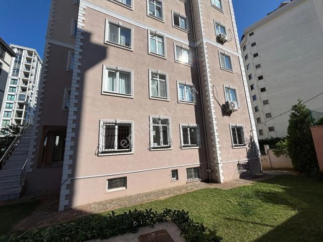Ümraniye, İstanbul içerisinde kiralık mülk