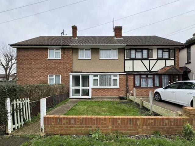 House for sale in Laindon, Essex