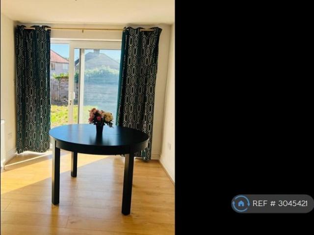 House for rent in London Borough of Hounslow, Greater London