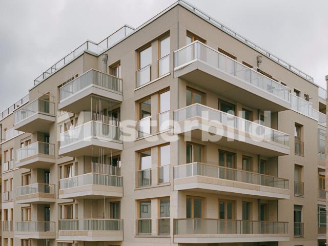 Wohnung mieten in Einigen, Zürich