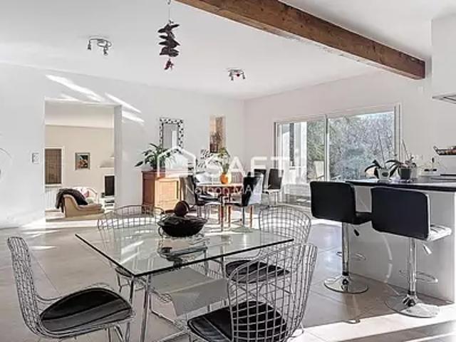Maison vente à Nîmes, Tavel