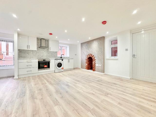 Studio for rent in Key Street, Suffolk