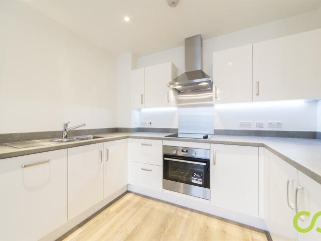 Apartment for rent in Benhilton, Greater London