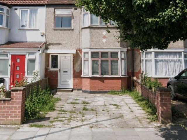 Studio for rent in London Borough of Ealing, Perivale