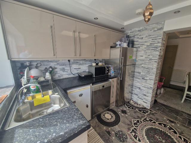 Apartment for rent in St Albans, Five Acres