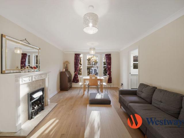 Apartment for rent in North Kensington, Greater London