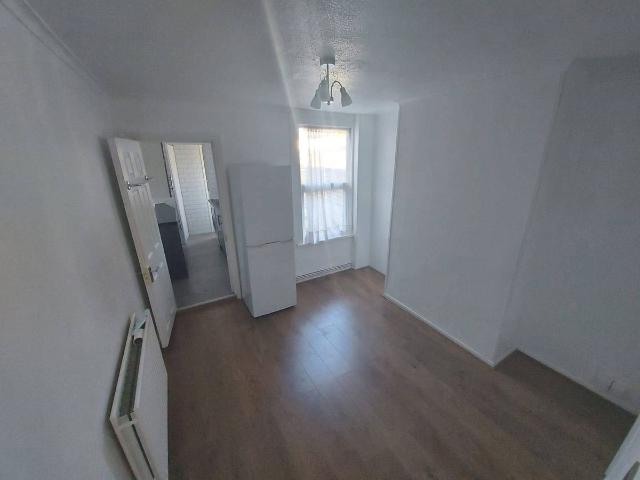 House for rent in Spring Park, Luton