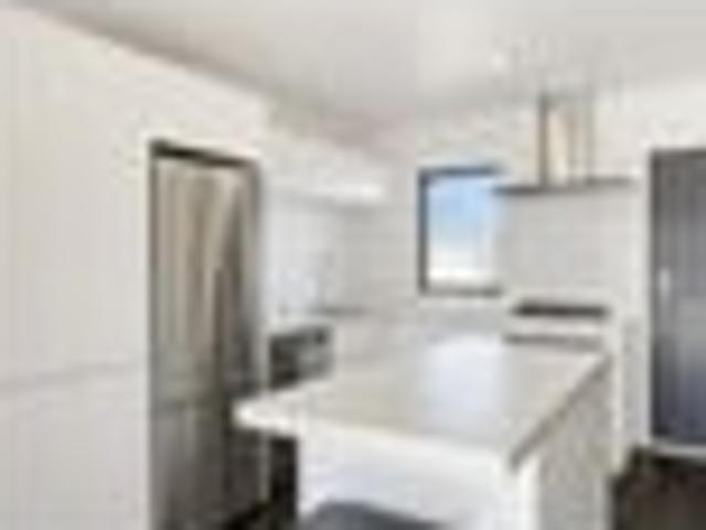 Townhouse for rent in Linden, Wellington