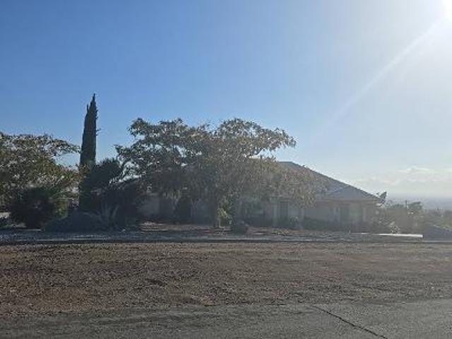 House for sale in Apple Valley, California