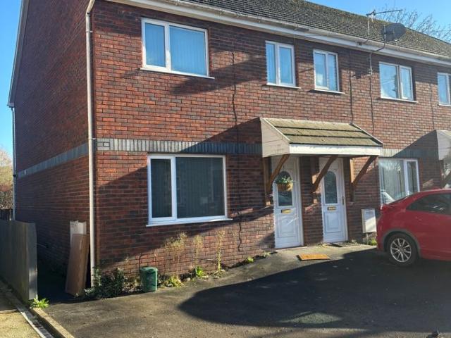 Apartment for rent in Aber-Clydach, Clydach