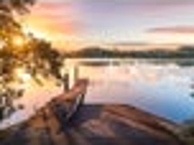 House for sale in Sandspit