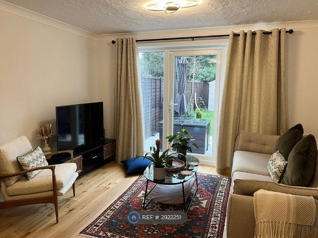 House for rent in London Borough of Ealing, Hanwell
