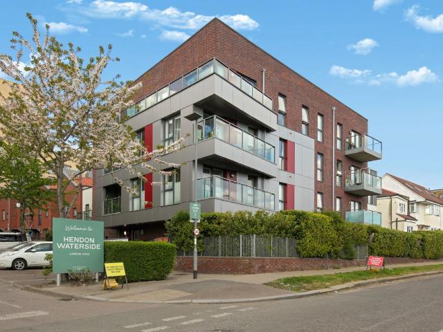 Apartment for rent in West Hendon, Greater London