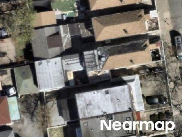 House for sale in The Bronx, Arverne