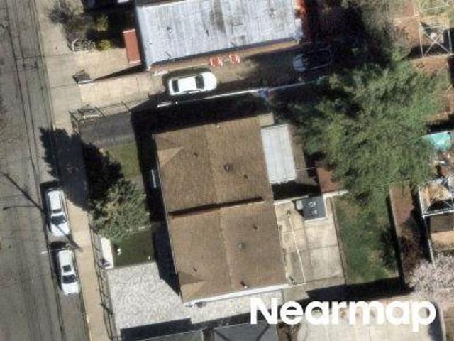 House for sale in The Bronx, Arverne