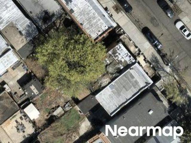 House for sale in The Bronx, Arverne