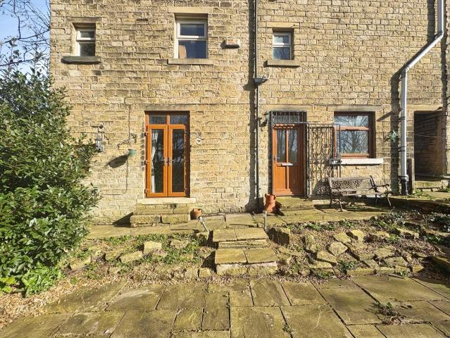 Apartment for rent in Salford, Kirklees