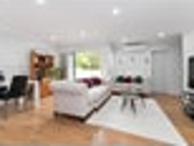 House for sale in Blockhouse Bay, Oroua County