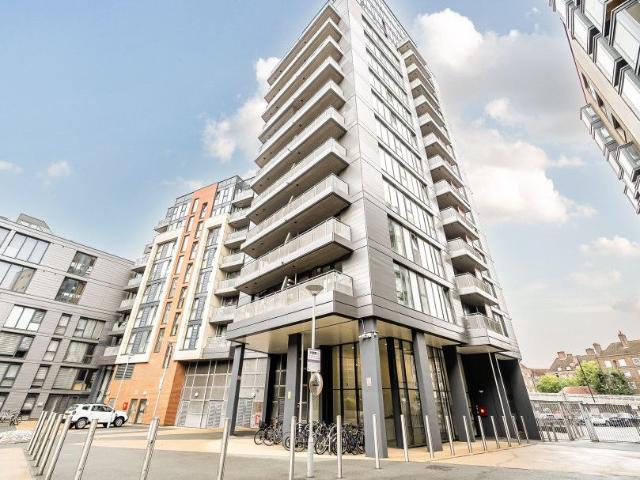 Apartment for rent in Bow, Greater London