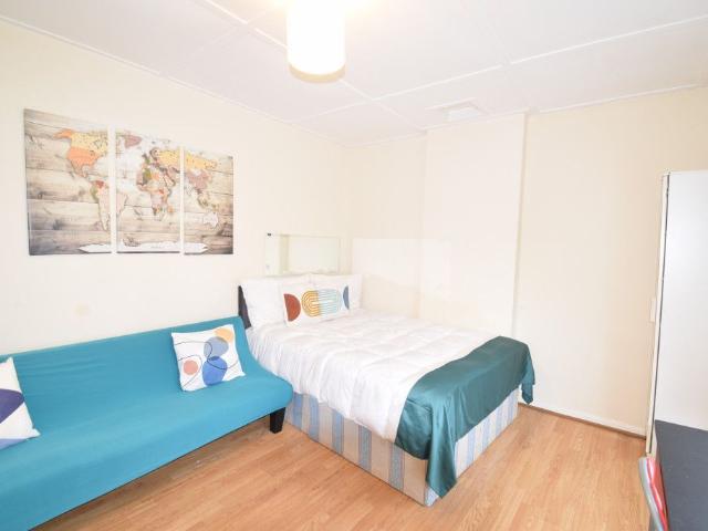 Room for rent in London Borough of Ealing, Greater London