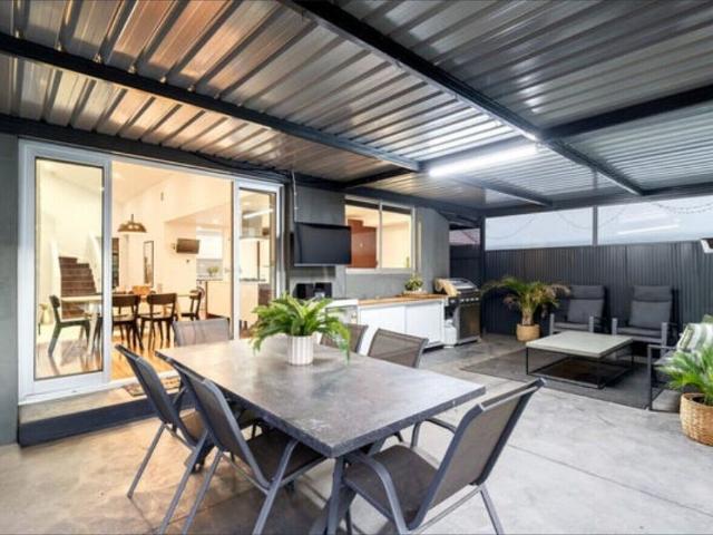Room for rent in Taylors Lakes, Melbourne