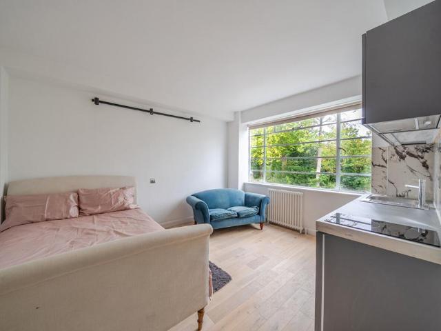 Apartment for rent in London Borough of Lewisham, Forest Hill
