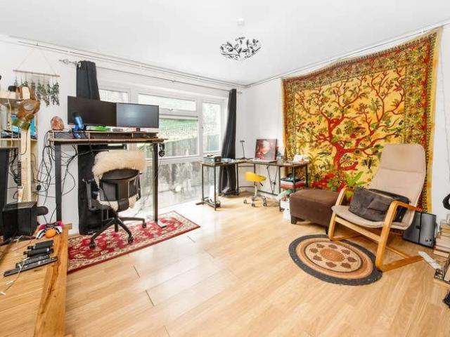 Apartment for rent in London Borough of Lewisham, Forest Hill