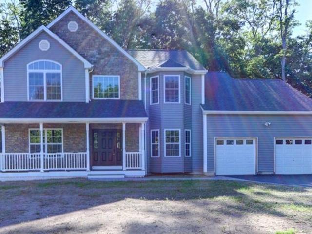 House for sale in Smithtown, New York