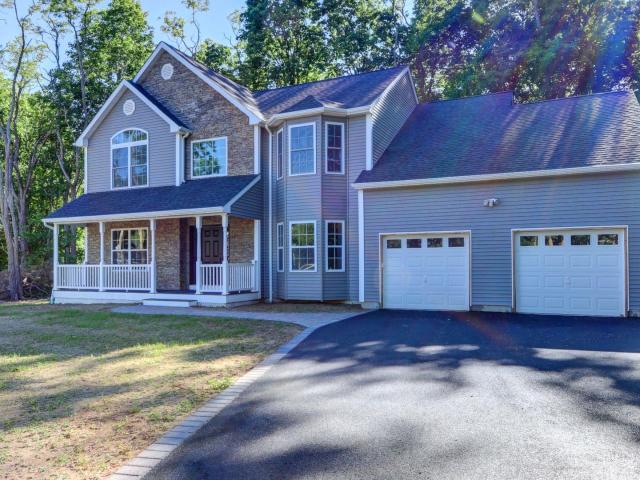 House for sale in Smithtown, New York