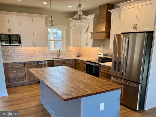 House for sale in Summit Point, West Virginia