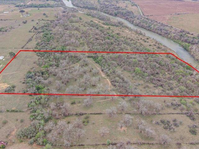 Land for sale in Smithville, Texas