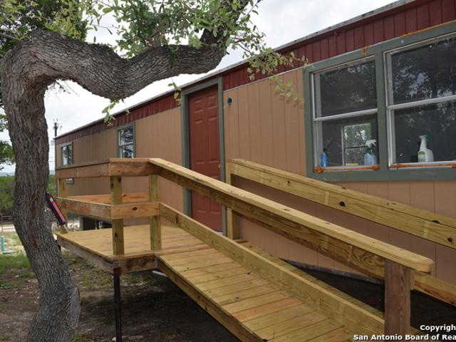 House for sale in Bandera