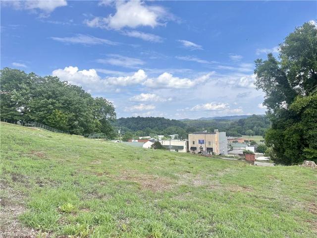 House for sale in Millers Creek, North Carolina