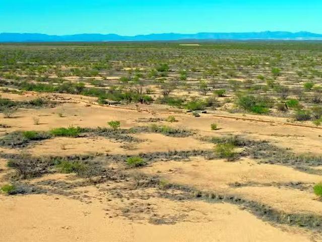 House for sale in Pecos