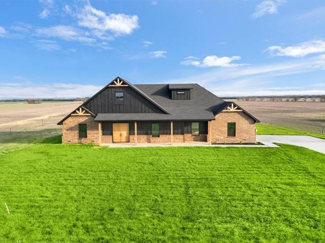 House for sale in Ellis, Texas