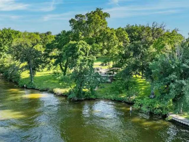 House for sale in Mabank