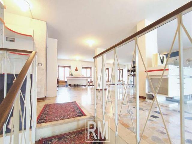 Locale Commerciale in vendita a Torre Boldone, Lombardia