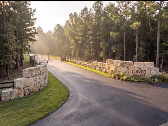 Land for sale in Montgomery, Texas