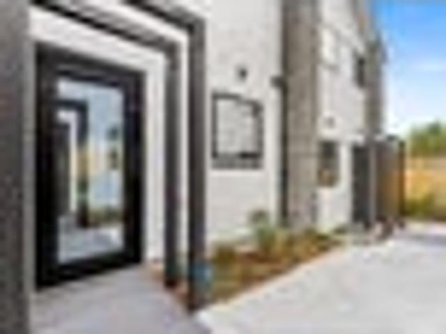 Townhouse for rent in Te Atatū Peninsula, Henderson-Massey
