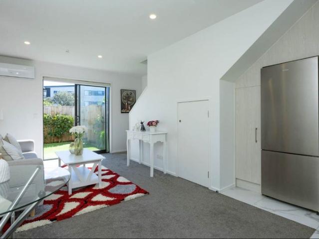 House for rent in Oratia