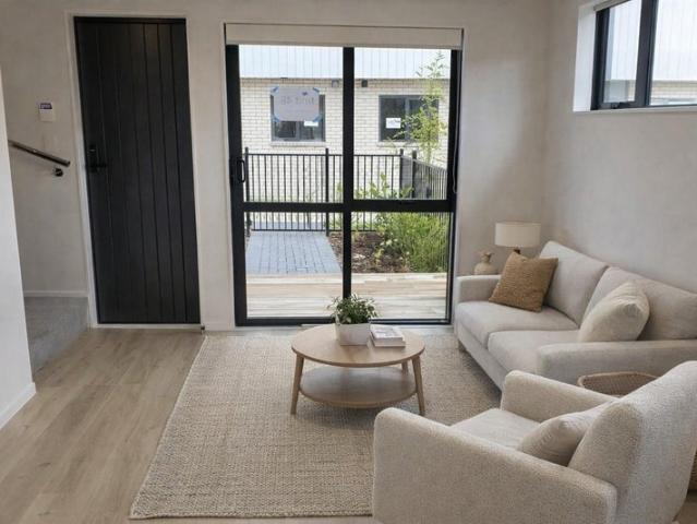 House for rent in Oratia