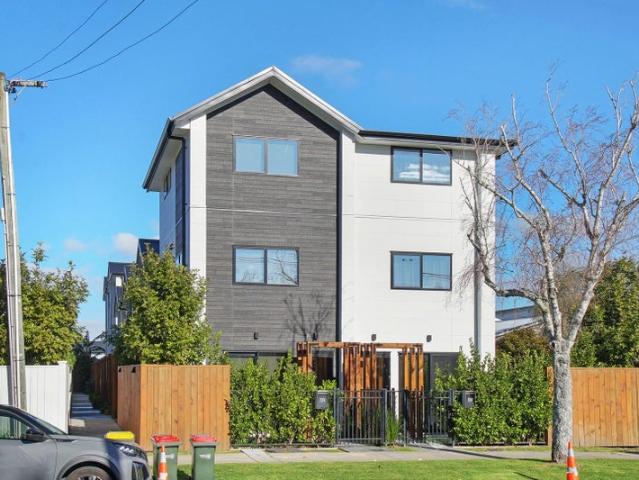 House for rent in Oratia, Oroua County
