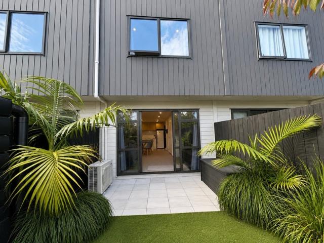 House for rent in Oratia
