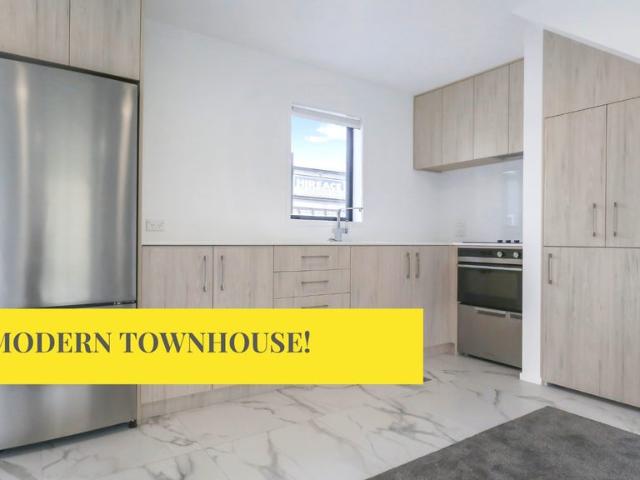 House for rent in Oratia