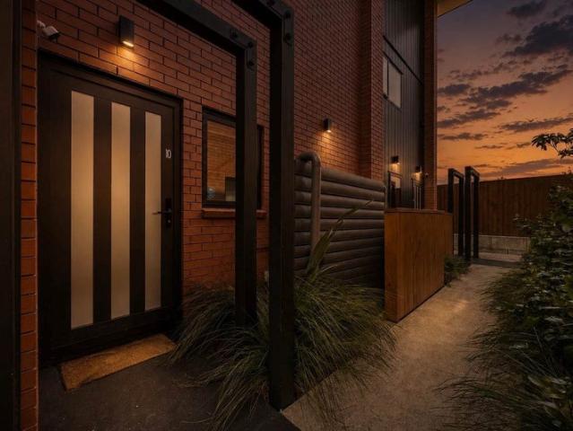 House for rent in Oratia