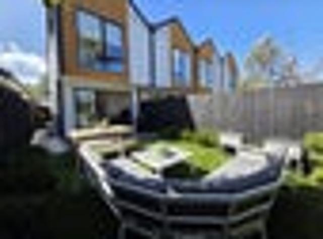 Townhouse for rent in Te Atatū Peninsula, Henderson-Massey