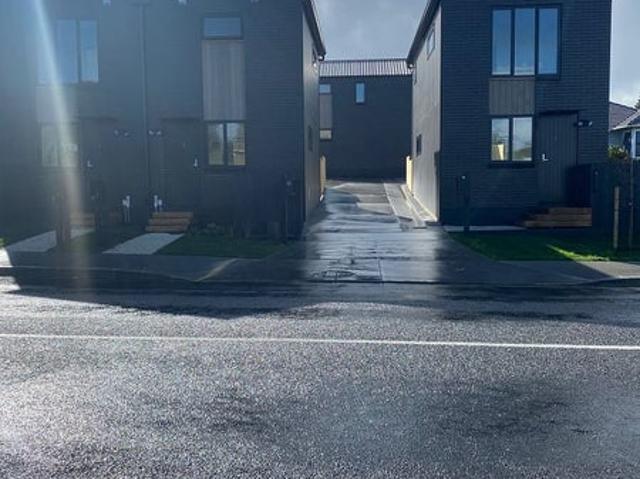 House for rent in Oratia