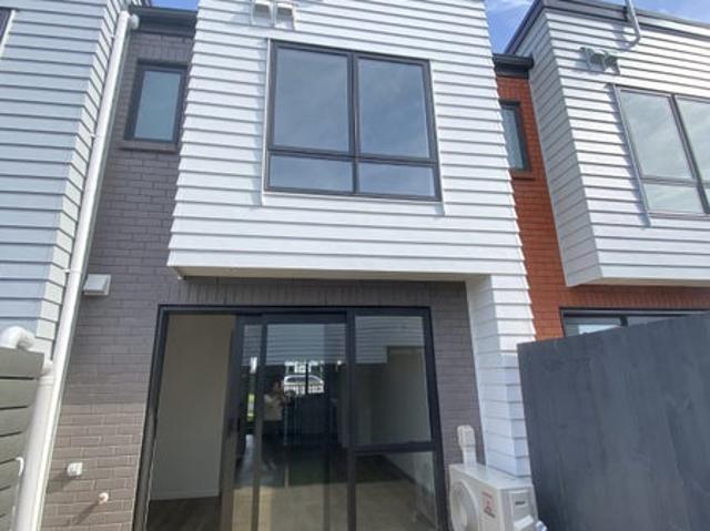 Apartment for rent in Oratia, Oroua County